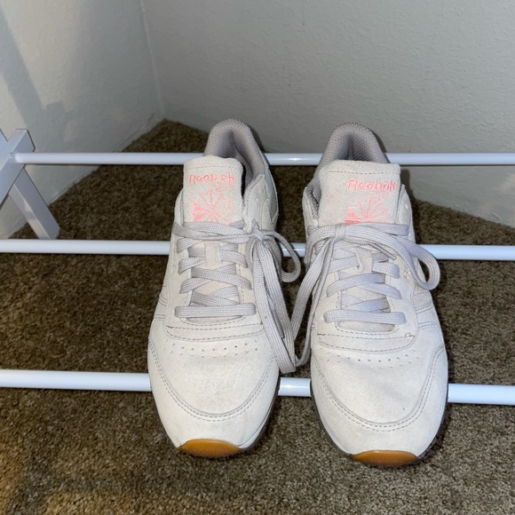 Reebok shoes - Picture 2 of 3